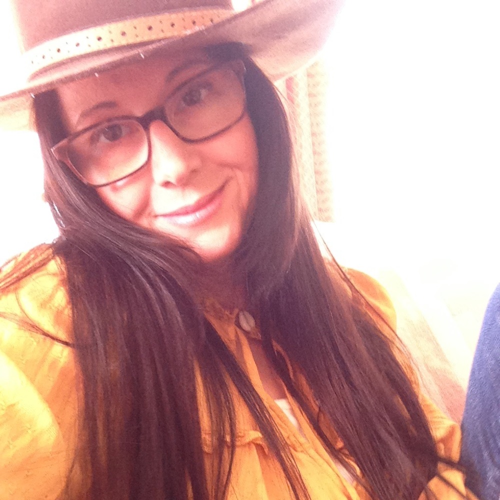 Meet your Posher, Julia